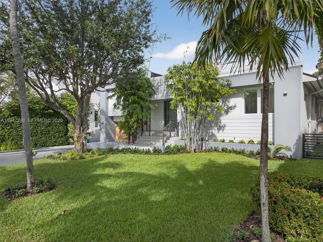 315 Palmwood Ln, Key Biscayne, FL 33149