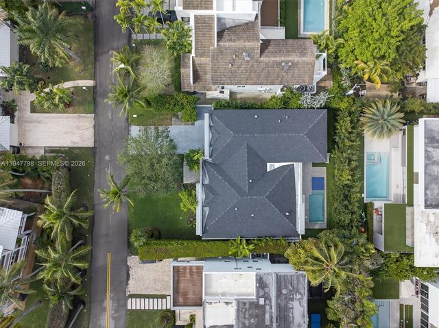 315 Palmwood Ln, Key Biscayne, FL 33149