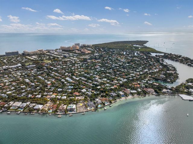 315 Palmwood Ln, Key Biscayne, FL 33149