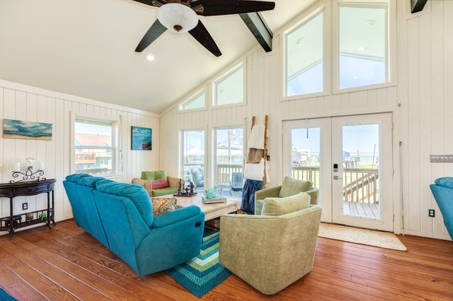 12910 Buccaneer Parkway, Freeport, TX 77541