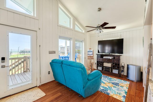 12910 Buccaneer Parkway, Freeport, TX 77541