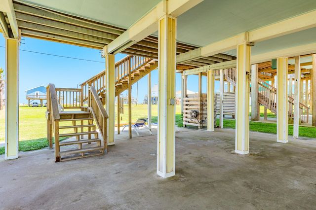 12910 Buccaneer Parkway, Freeport, TX 77541