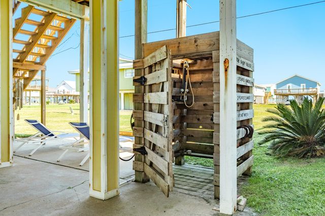 12910 Buccaneer Parkway, Freeport, TX 77541