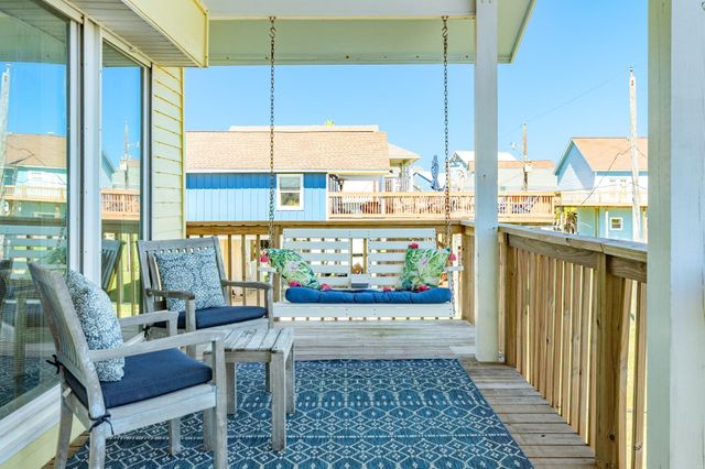 12910 Buccaneer Parkway, Freeport, TX 77541