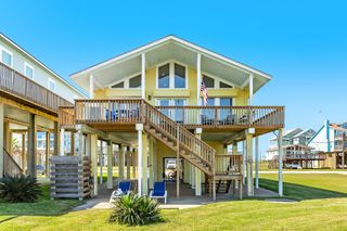 12910 Buccaneer Parkway, Freeport, TX 77541