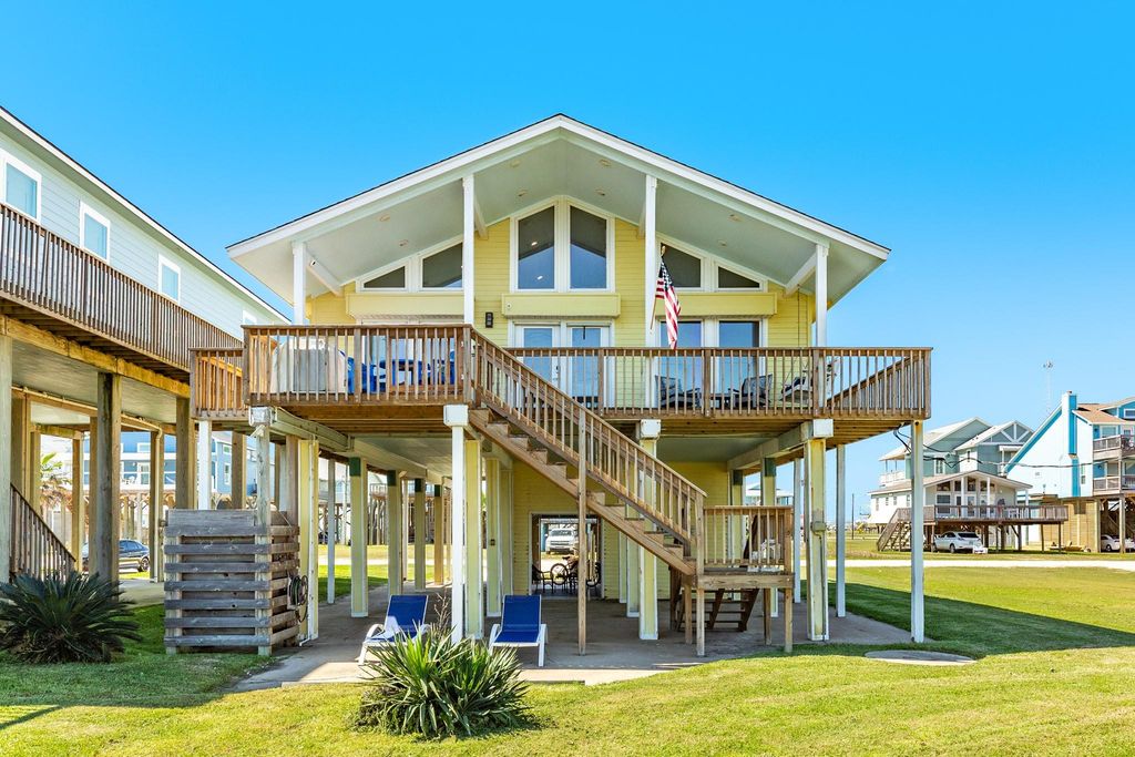 12910 Buccaneer Parkway, Freeport, TX 77541