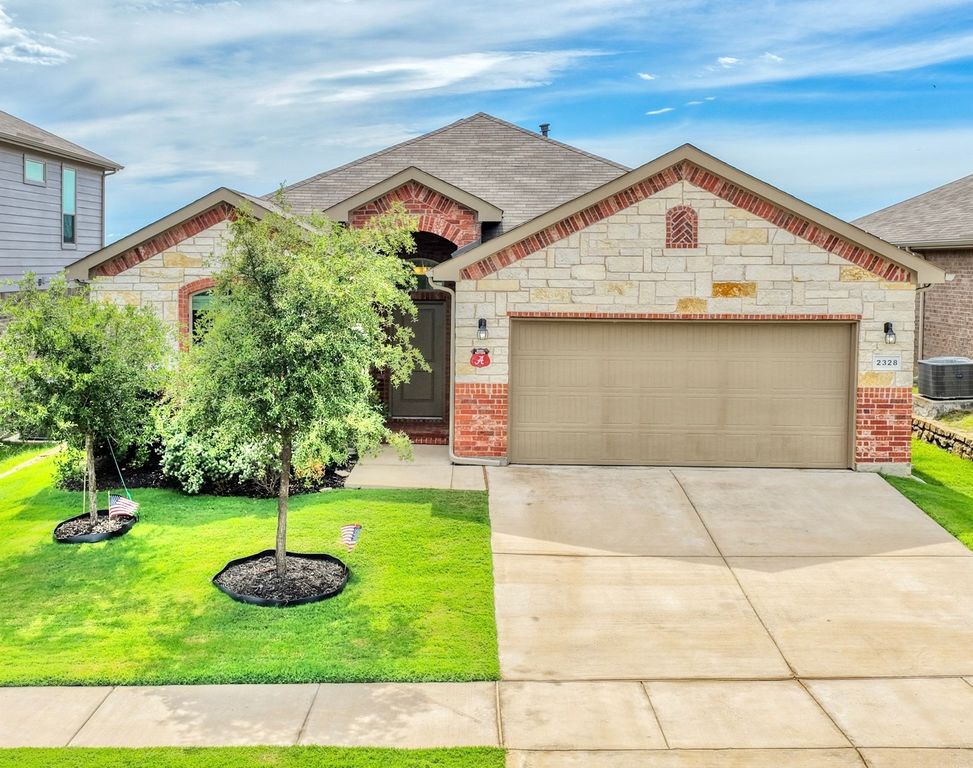 2328 Briscoe Ranch Drive, Weatherford, TX 76087