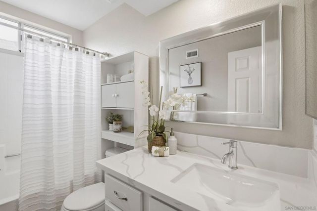 13856 Jack Oak Ln, Lakeside, CA 92040