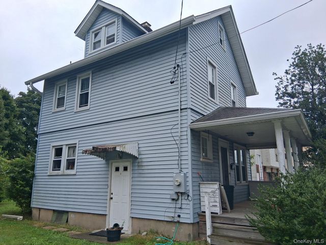 26 High Street, Roslyn Heights, NY 11577