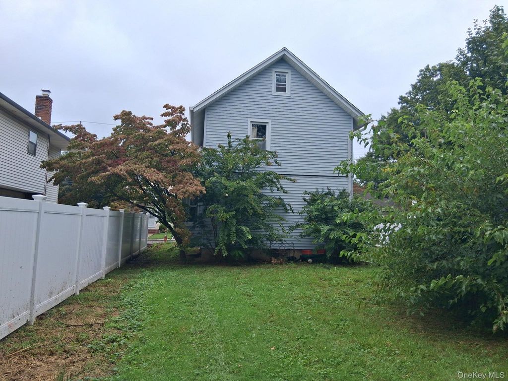 26 High Street, Roslyn Heights, NY 11577 — photo 2