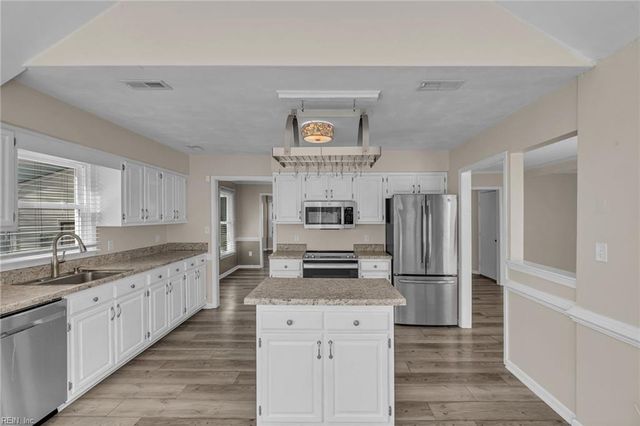 809 Bishop CT, Newport News, VA 23602