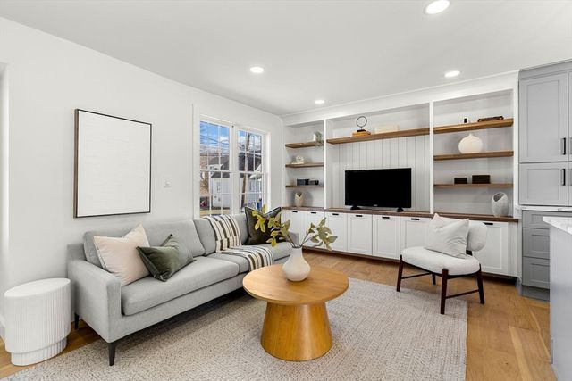 193 Park St, Stoneham, MA 02180