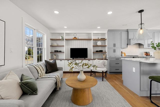 193 Park St, Stoneham, MA 02180