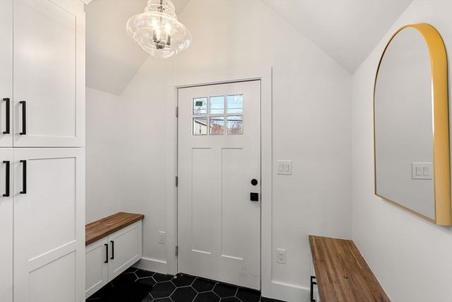 193 Park St, Stoneham, MA 02180