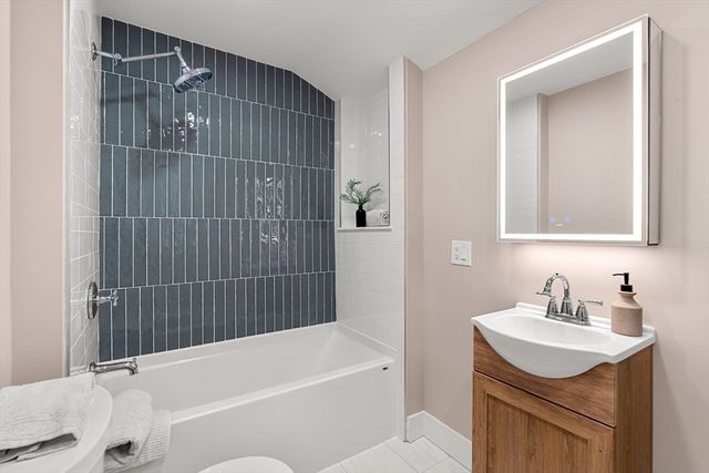 193 Park St, Stoneham, MA 02180