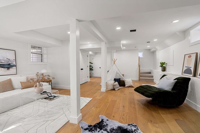 193 Park St, Stoneham, MA 02180