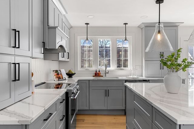 193 Park St, Stoneham, MA 02180