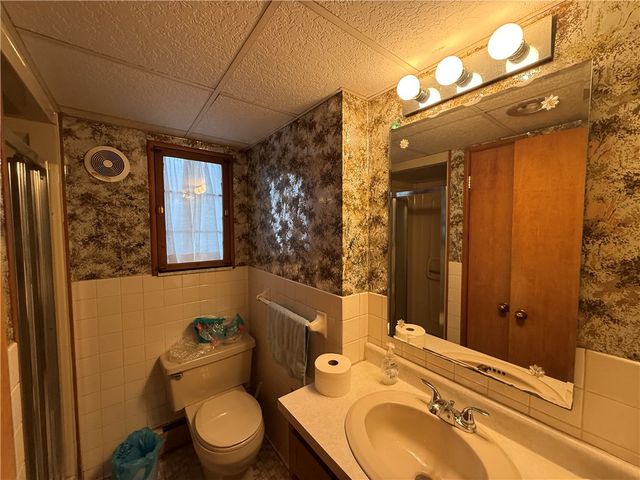 263 Shannon Heights Dr, Penn Hills, PA 15147