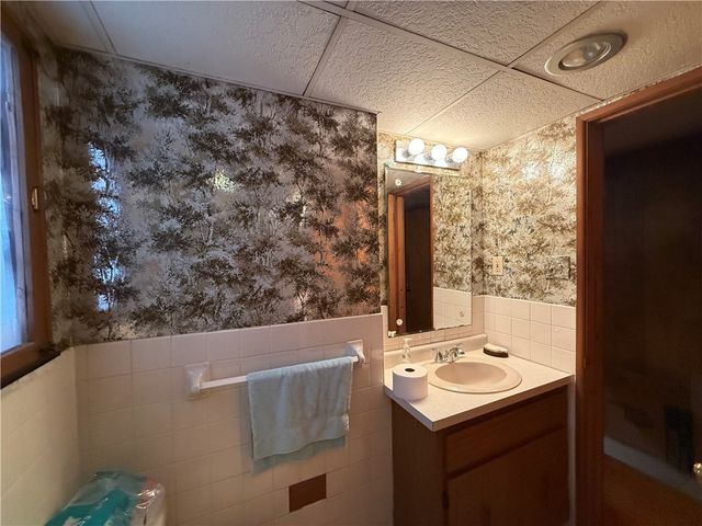 263 Shannon Heights Dr, Penn Hills, PA 15147