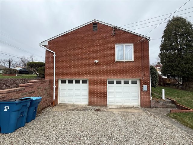 263 Shannon Heights Dr, Penn Hills, PA 15147