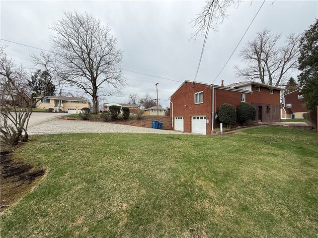 263 Shannon Heights Dr, Penn Hills, PA 15147