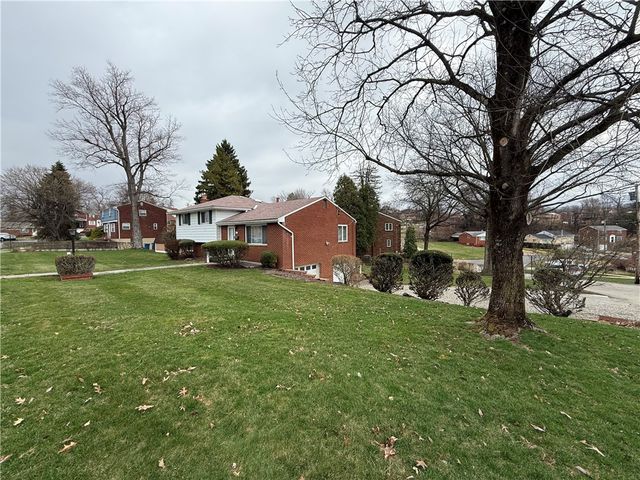 263 Shannon Heights Dr, Penn Hills, PA 15147