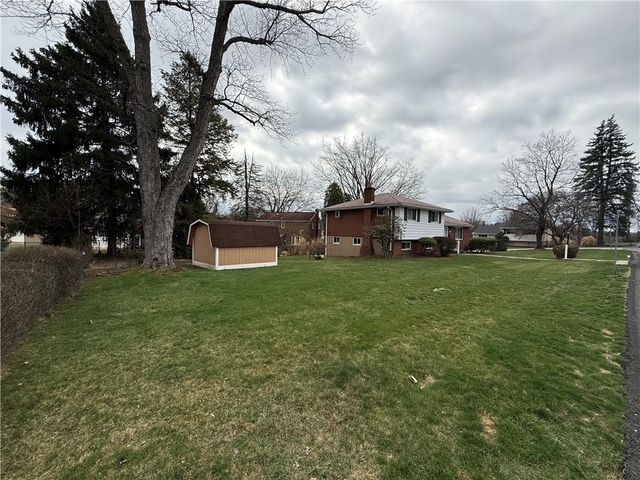 263 Shannon Heights Dr, Penn Hills, PA 15147