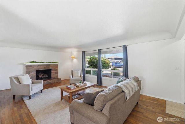 10612 Waller Road E, Tacoma, WA 98446