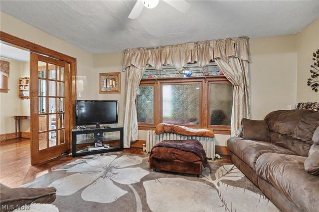 615 W Ohio Avenue, Sebring, OH 44672