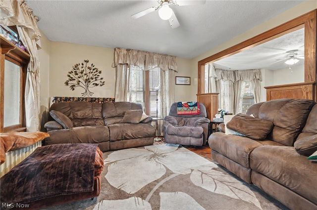 615 W Ohio Avenue, Sebring, OH 44672