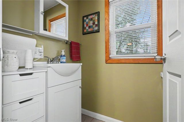 615 W Ohio Avenue, Sebring, OH 44672