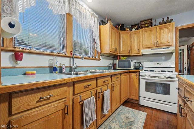 615 W Ohio Avenue, Sebring, OH 44672