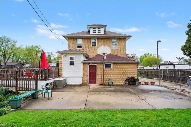 615 W Ohio Avenue, Sebring, OH 44672