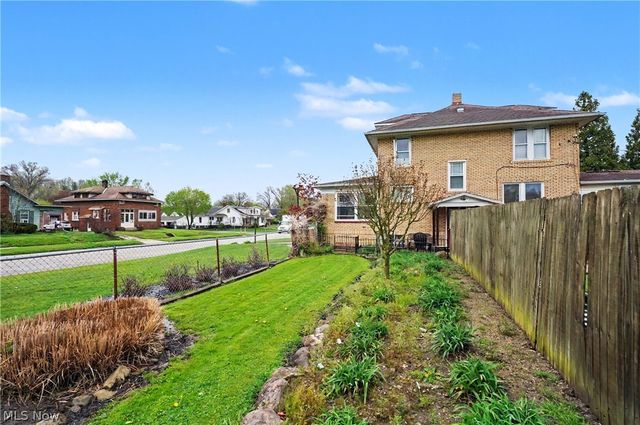 615 W Ohio Avenue, Sebring, OH 44672