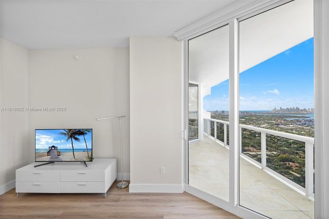 4775 Collins Ave PH4306, Miami Beach, FL 33140