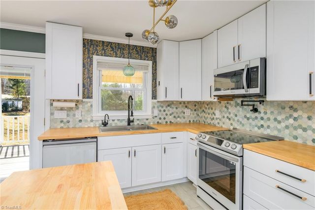 321 Canterbury Drive, Winston-salem, NC 27107