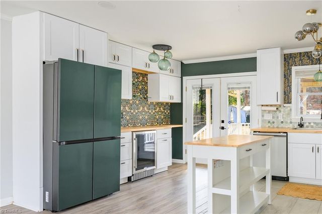 321 Canterbury Drive, Winston-salem, NC 27107