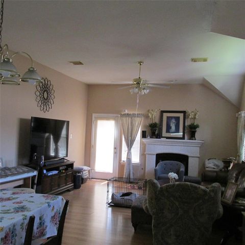 3255 Lakeway Lane, Pearland, TX 77584