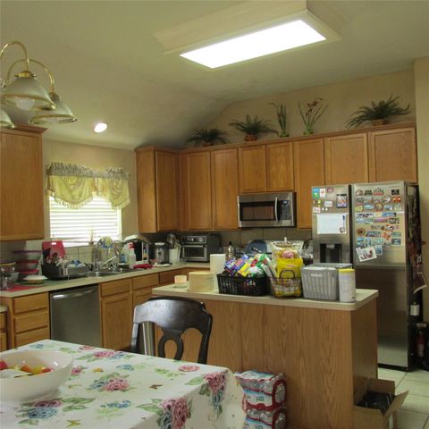 3255 Lakeway Lane, Pearland, TX 77584