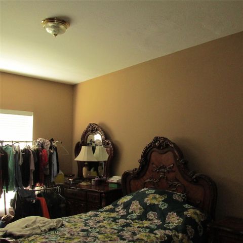 3255 Lakeway Lane, Pearland, TX 77584