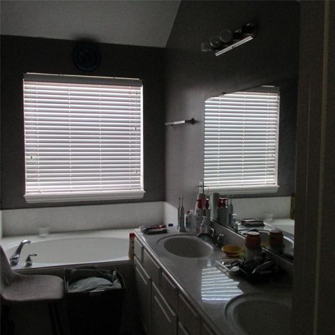 3255 Lakeway Lane, Pearland, TX 77584