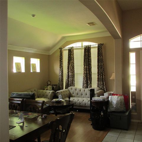 3255 Lakeway Lane, Pearland, TX 77584