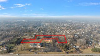 30330 Schoolcraft Road, Livonia, MI 48150