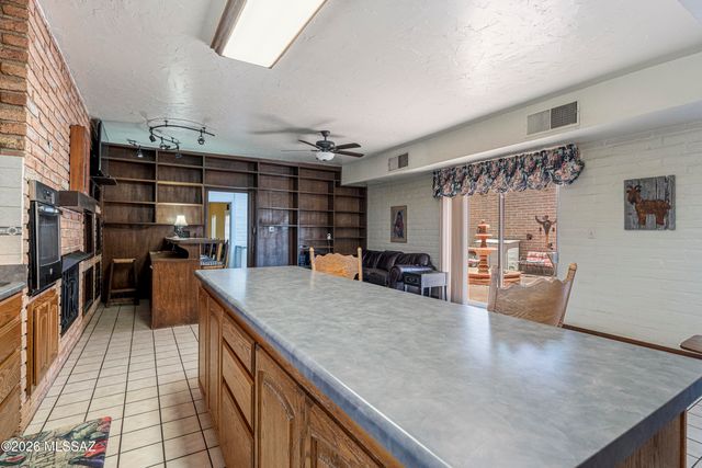 10663 E Fort Lowell Road, Tucson, AZ 85749