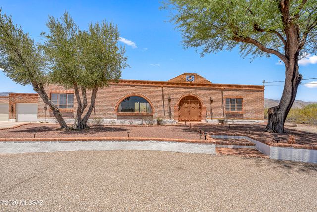 10663 E Fort Lowell Road, Tucson, AZ 85749