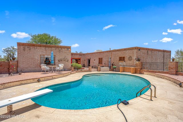 10663 E Fort Lowell Road, Tucson, AZ 85749