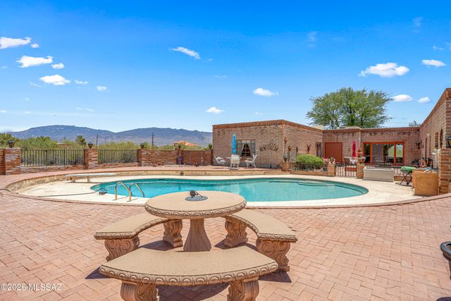10663 E Fort Lowell Road, Tucson, AZ 85749