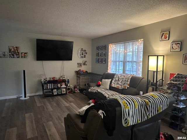 4244 SYCAMORE Road, Carterville, IL 62918