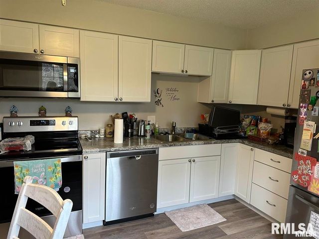 4244 SYCAMORE Road, Carterville, IL 62918