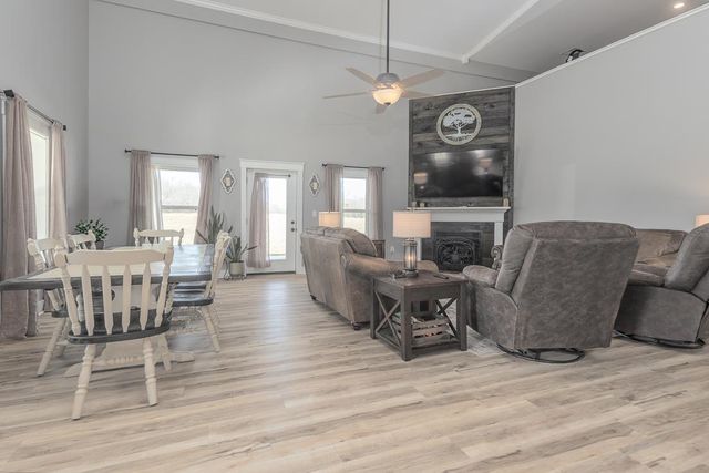 150 KAY LN, Somerville, TN 38068